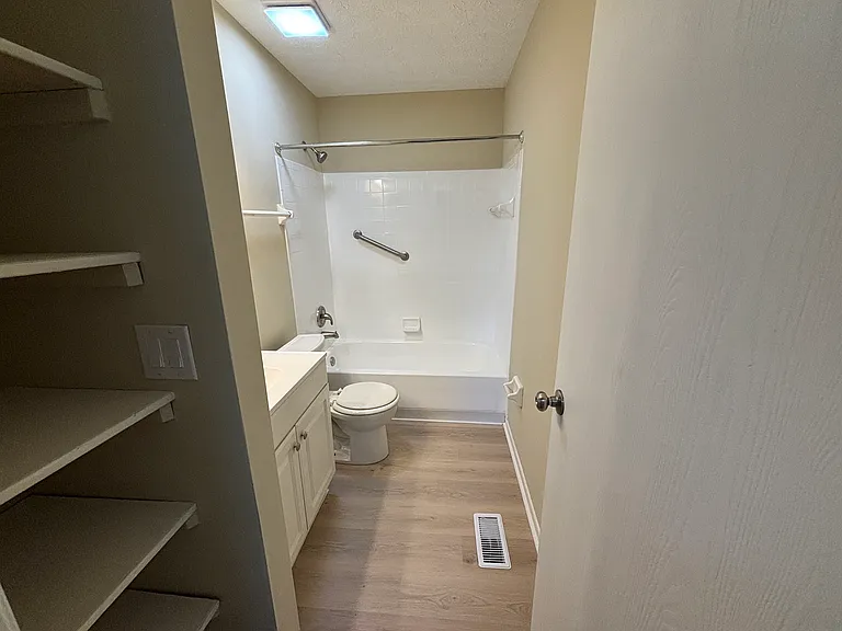 1826 Stoneview Ct — Photo 10