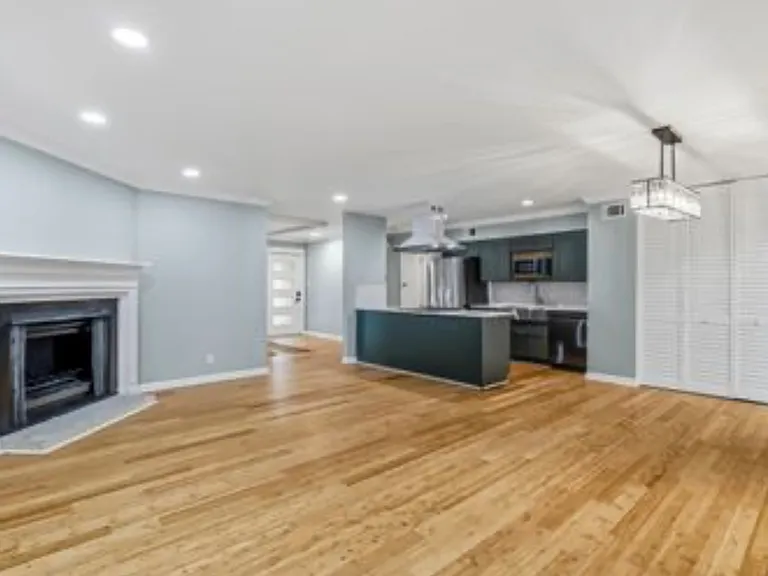 102 Cornwallis Dr — Photo 6