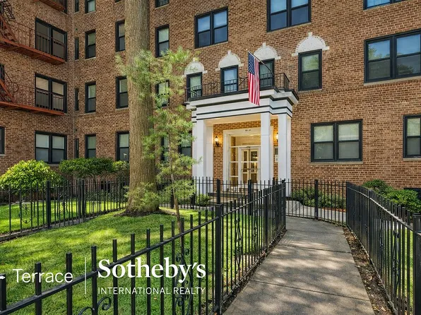 8811 34th Ave APT 6E, Flushing, NY 11372