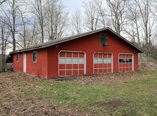 126 Mud Pond Rd, Equinunk, PA 18417