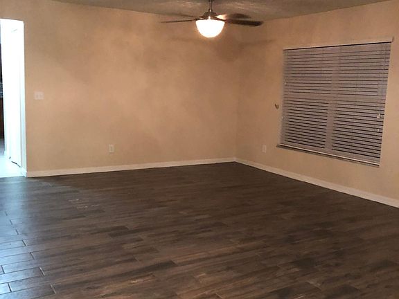 5th image of 937 Windrose Dr