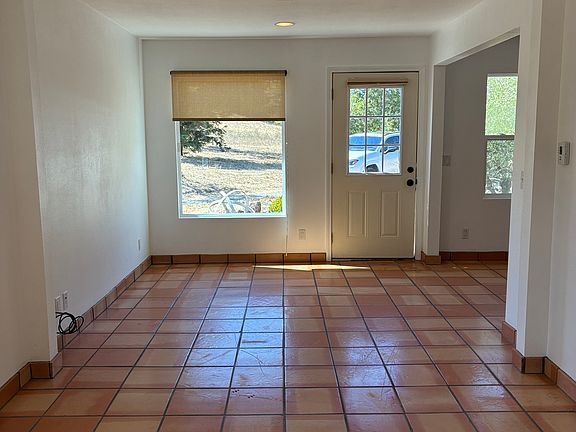 4th image of 1851 Hyde Burndale Rd