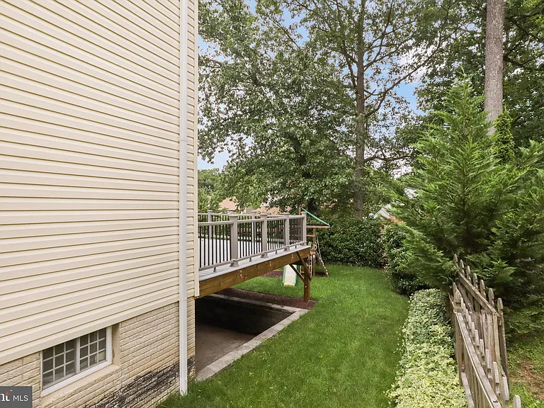 3818 Marquis Pl — Photo 36
