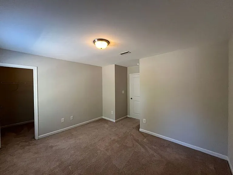 310 Princess Pl — Photo 13