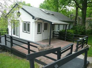 4 Crestwood Trl, Monroe, NY 10950