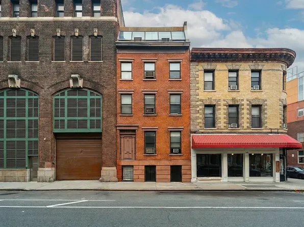 681 Greenwich Street image 1 of 13