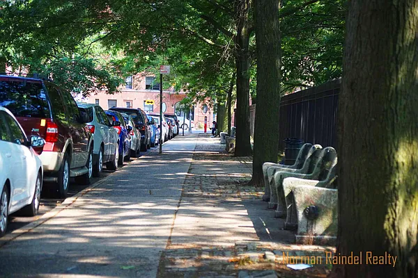 Rented by Norman Raindel, LREB | media 42