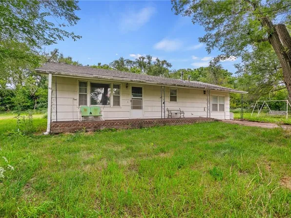 21455 Moonlight Rd, Gardner, KS 66030