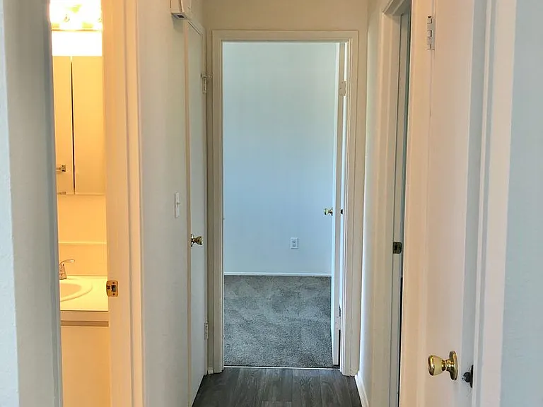 Pamela Terrace — Photo 10