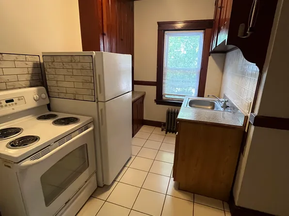 219 Walcott St #2, Pawtucket, RI 02860