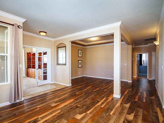 3rd image of 2539 N Park Dr