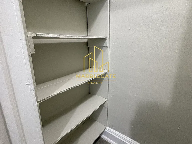 35-37 Hanford St #11R — Photo 9
