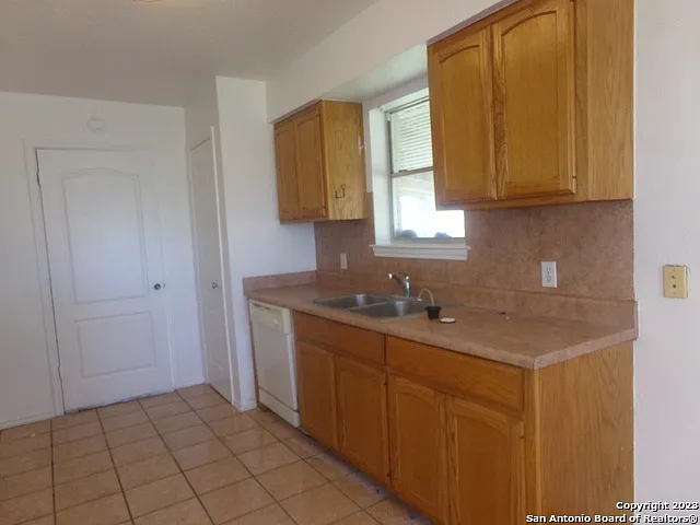 10340 Fowler Rd — Photo 17