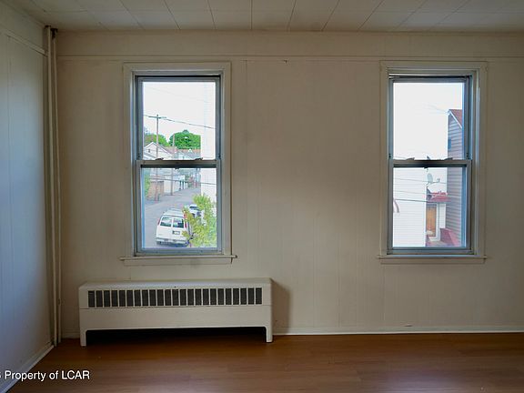 5th image of 538 Carson St 2