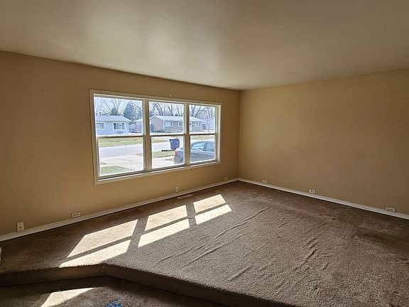 3rd image of 18570 W Pamela Pl