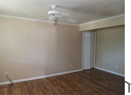 12710 N Saginaw St #MAIN — Photo 11
