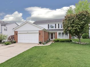 1040 Blackhawk Dr, Elgin, IL 60120