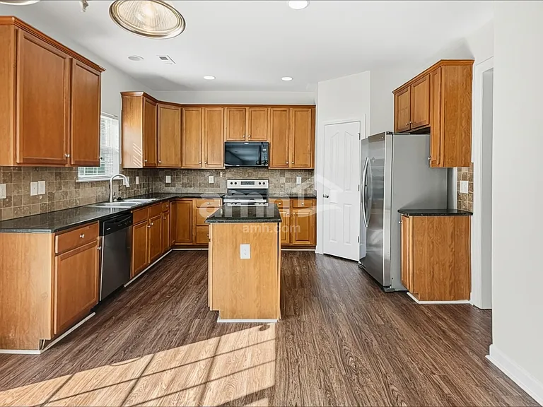 2914 Watercrest Dr NW — Photo 4