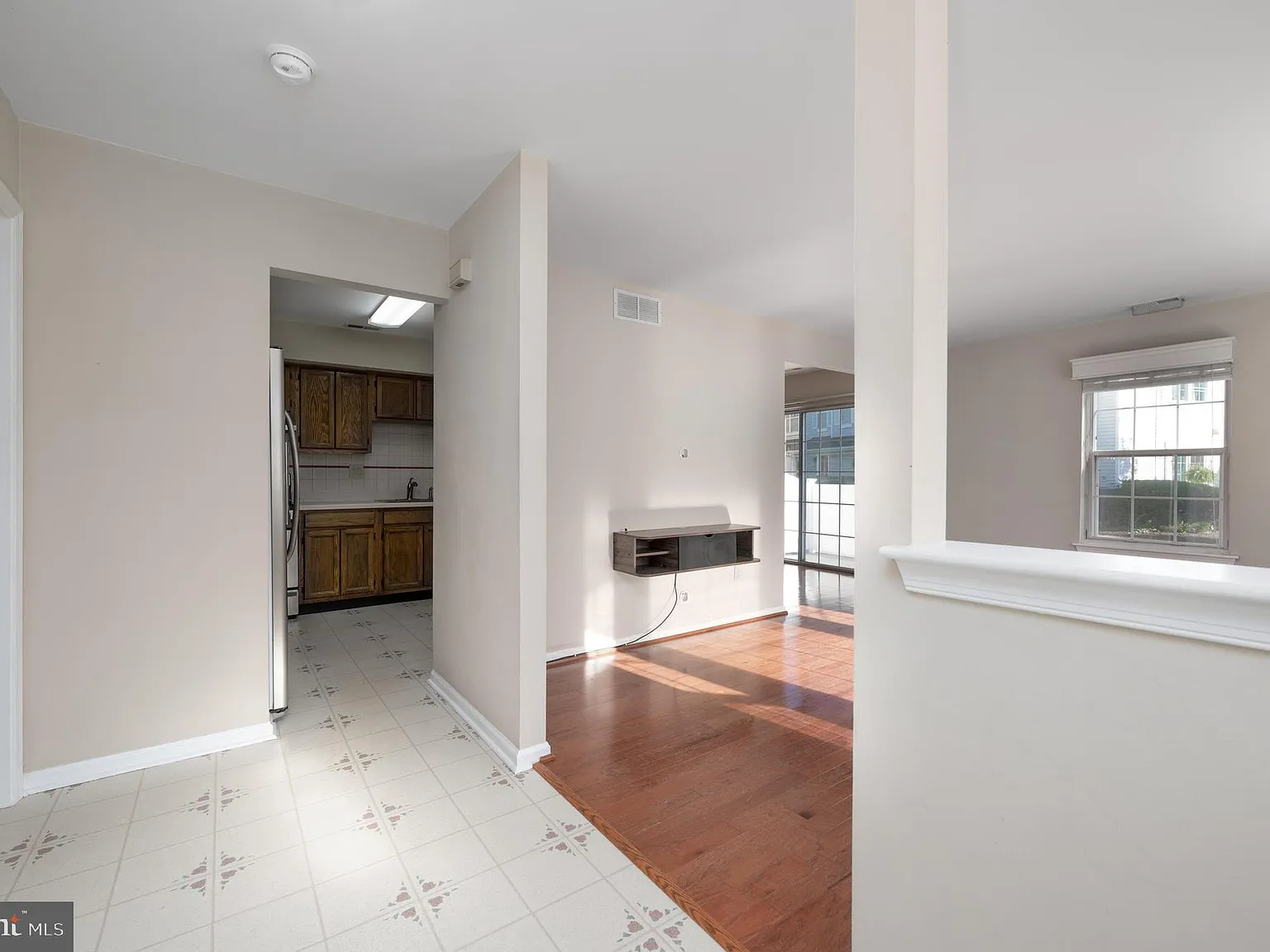 2 bed, 2.5 bath, 1288 sqft, $2,350 — Photo 3