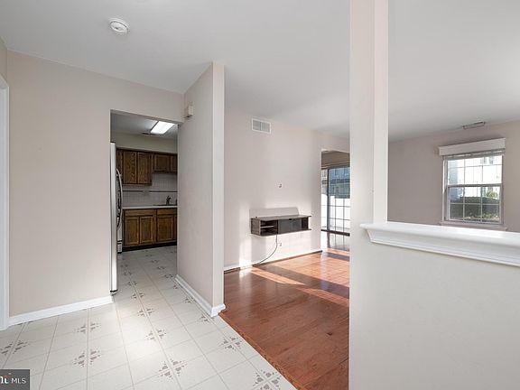 3rd image of 3505 Fenwick Ln