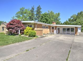 226 E Maryland Heights Rd, Decatur, IL 62526