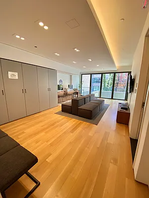 Rented by Square Realty Global Inc | media 17