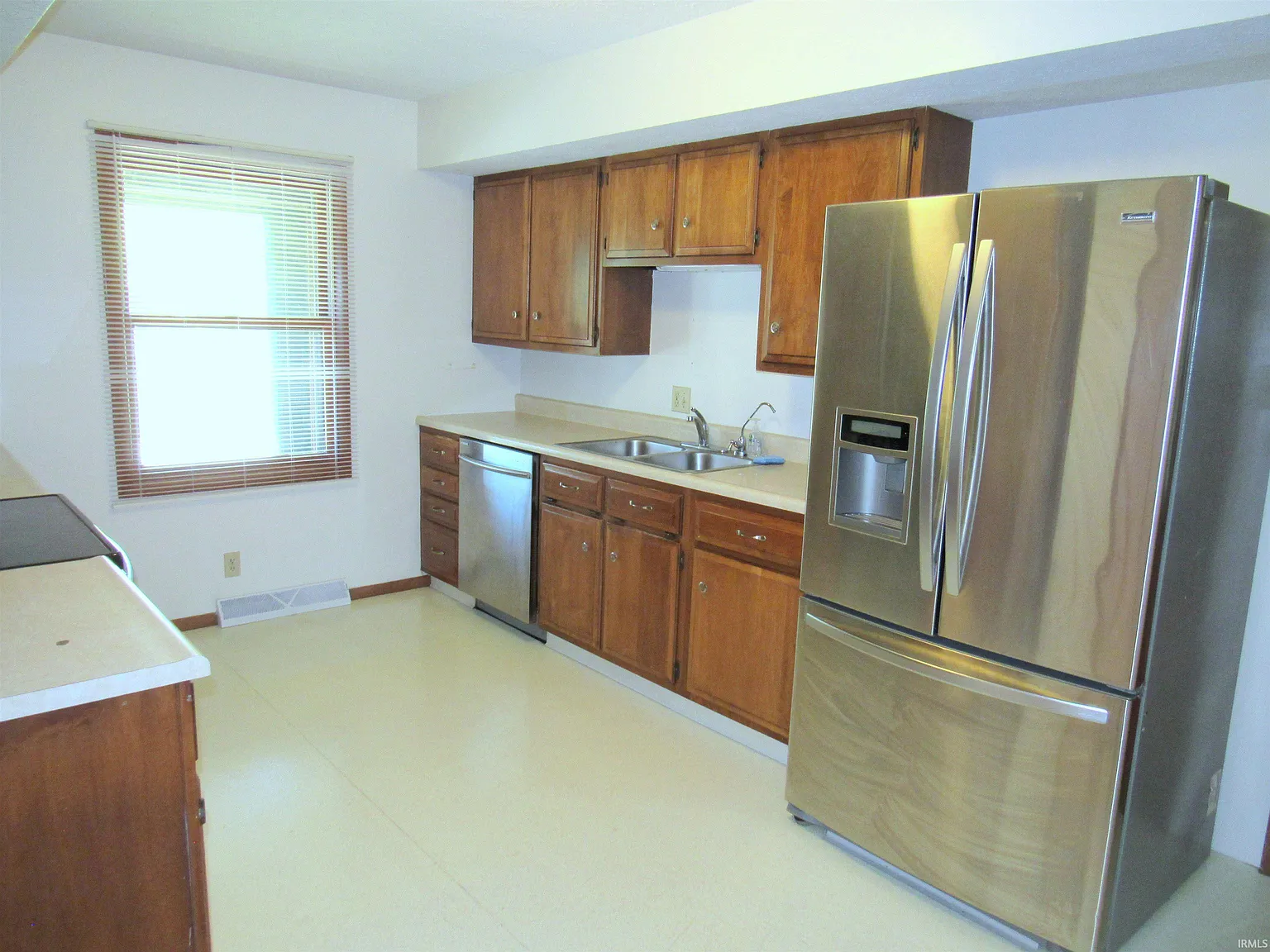 3 bed, 2.0 bath, 2278 sqft, $2,200 — Photo 4