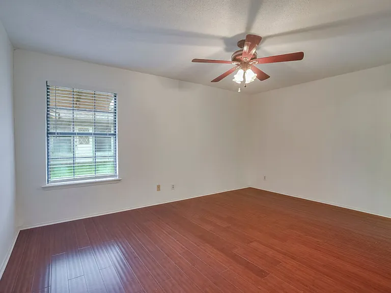 506 E Palm Valley Blvd — Photo 14