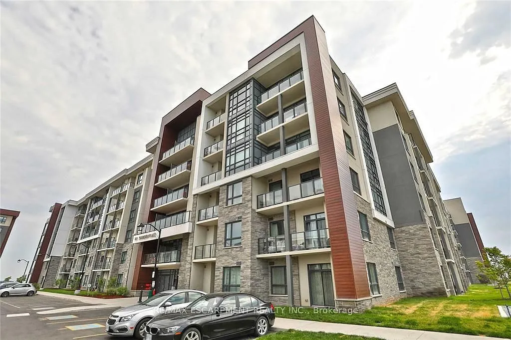 2 bed, $2,300 — Photo 1