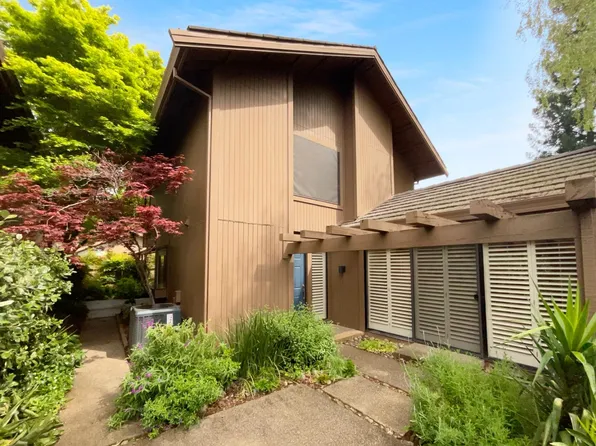 2002 Discovery Village Ln, Gold River, CA 95670