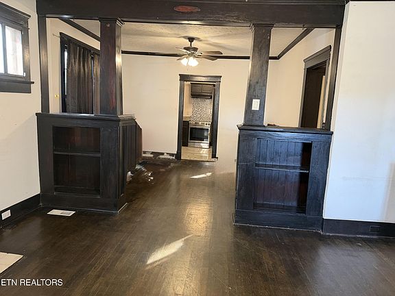 5th image of 2529 Woodbine Ave