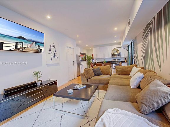 2nd image of 524 NW 35th St #3