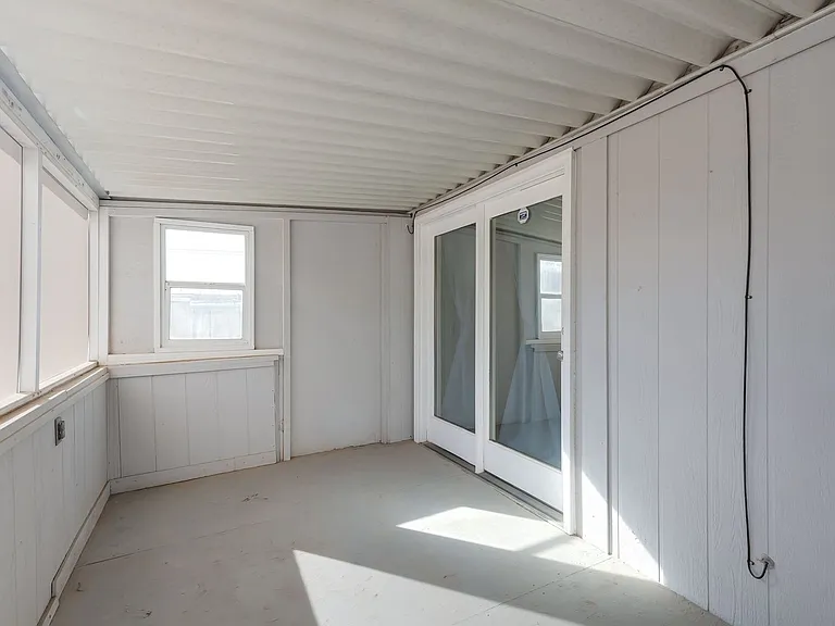 755 W Dewey Ave — Photo 19