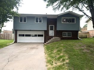 831 W South St, Lincoln, NE 68528