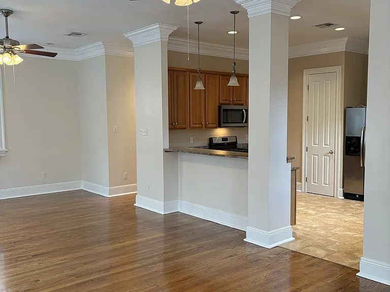 5610 Annunciation St — Photo 12
