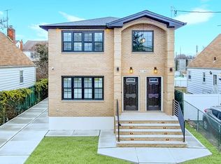 13708 250th St, Jamaica, NY 11422