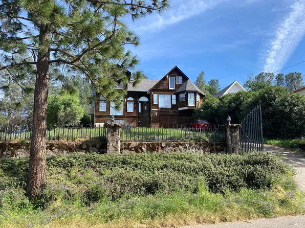 17396 Meadow View Drive, Hidden Valley Lake, CA 95467
