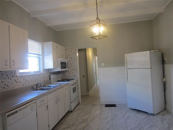 4th image of 5433 Nagel Ave