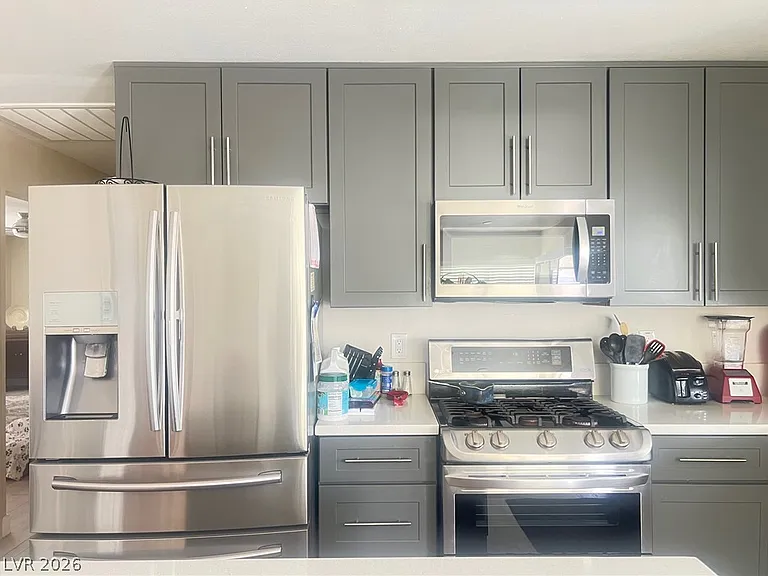 4194 Greenpoint St — Photo 16