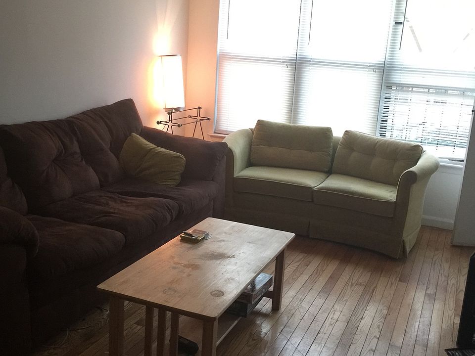 2nd image of 440 Hart St