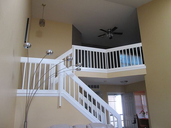 3rd image of 3247 N Daniels Ct