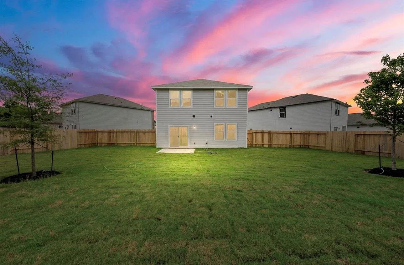 4 bed, 3.0 bath, 2260 sqft, $2,197 — Photo 2