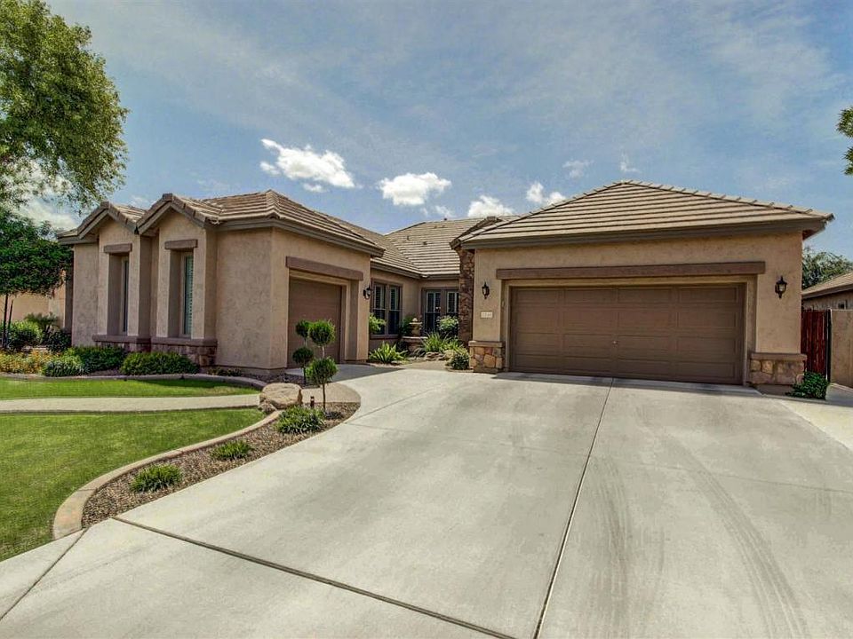 1st image of 2365 E Grand Canyon Dr