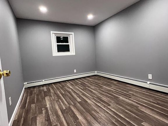 5th image of 12 Frostfield Pl