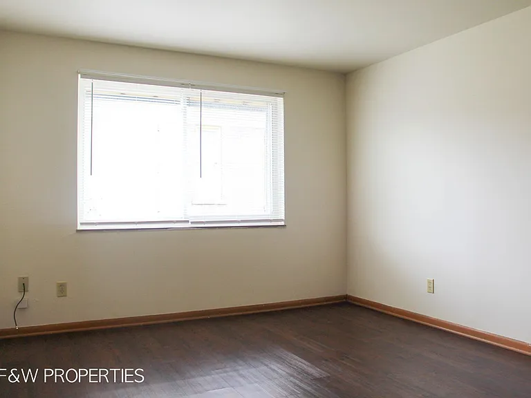 1075 Bryden Road — Photo 44