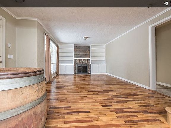 LR w/5 species hardwood