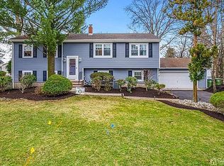 90 Livingston Ave, Edison, NJ 08820