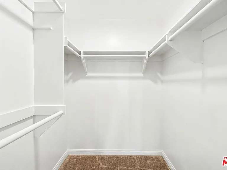 521 Montana Ave #301 — Photo 13