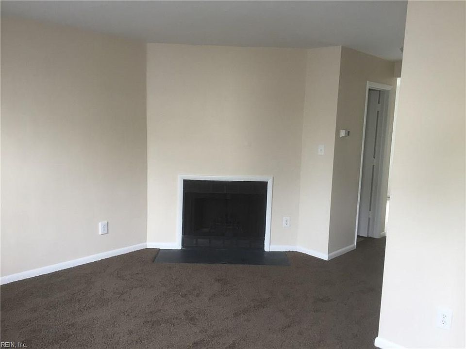 2nd image of 2619 Elliott Ave