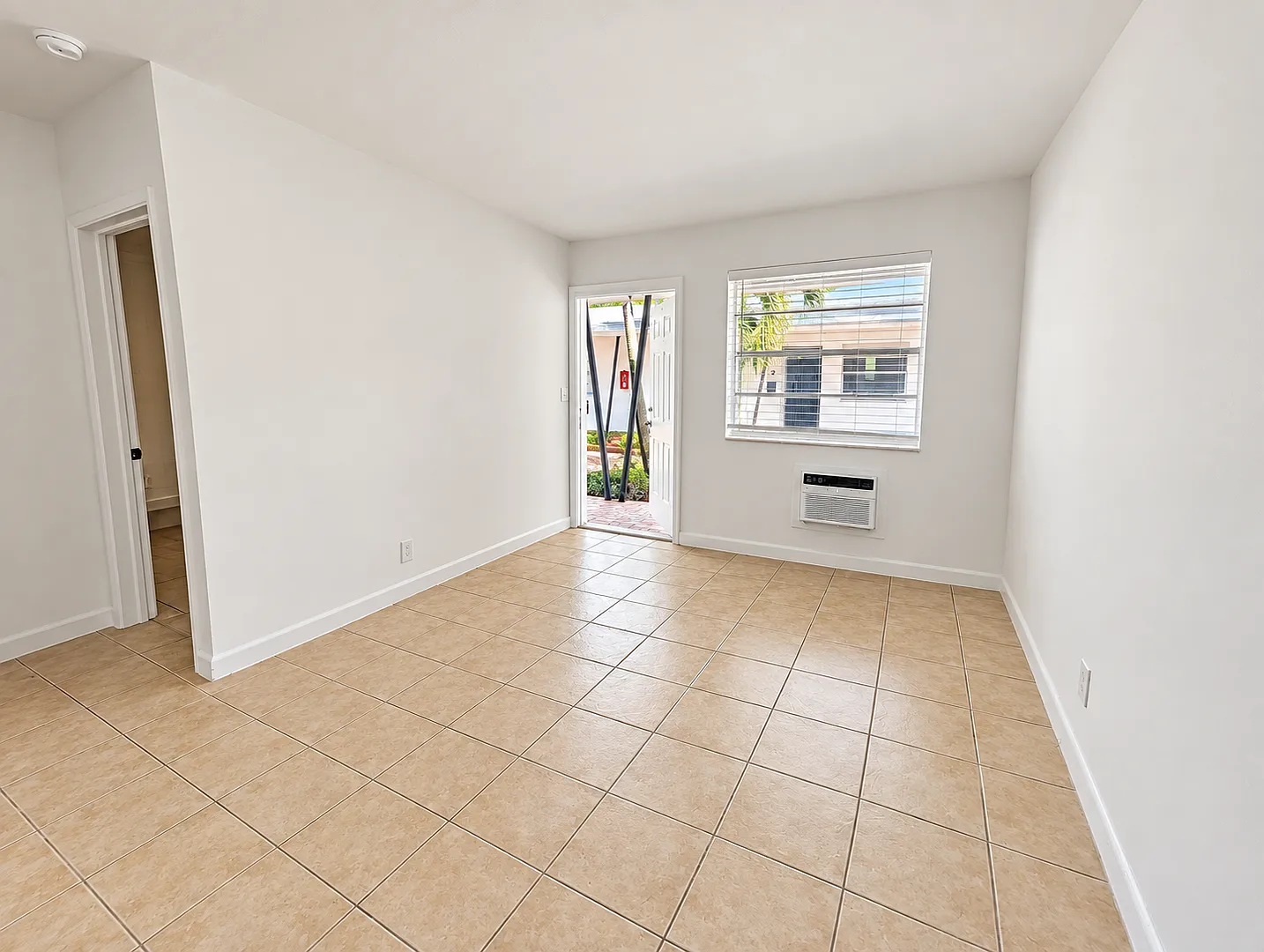 107 SW 18th Ave — Photo 4